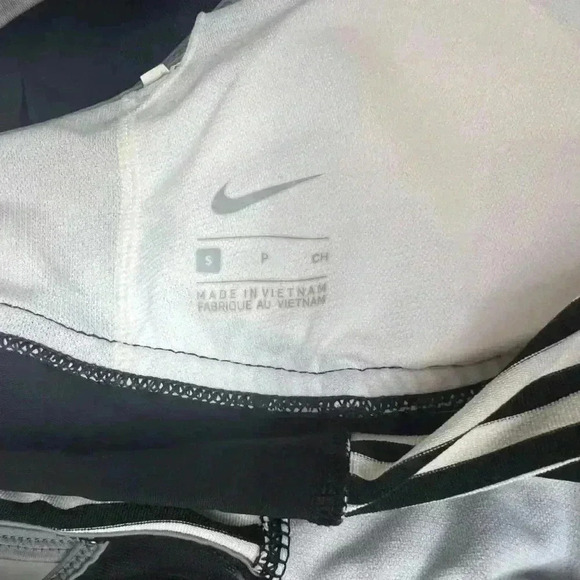 Women’s Nike Active Swim Top - Picture 3 of 3